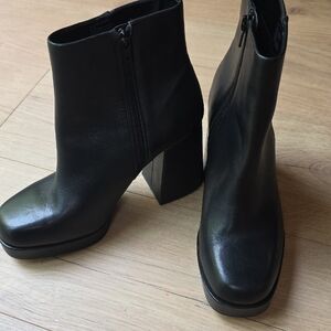 Steve Madden‎ Black Leather Elie Ankle Boots Size 8.5